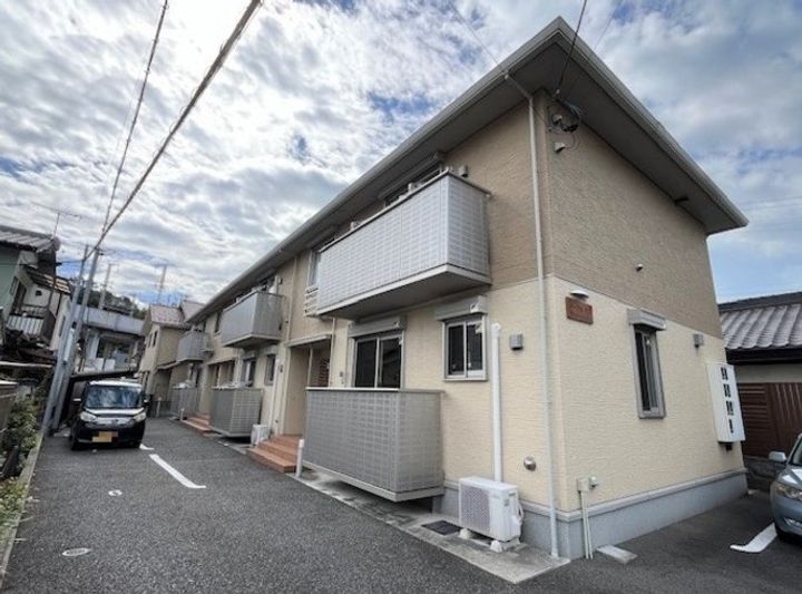 イーグル タニの外観