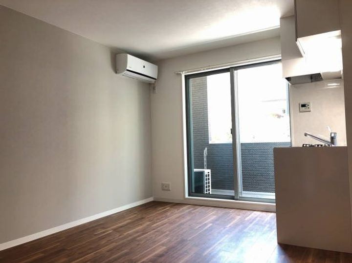 プレジャーコーポ五日市駅前の居間