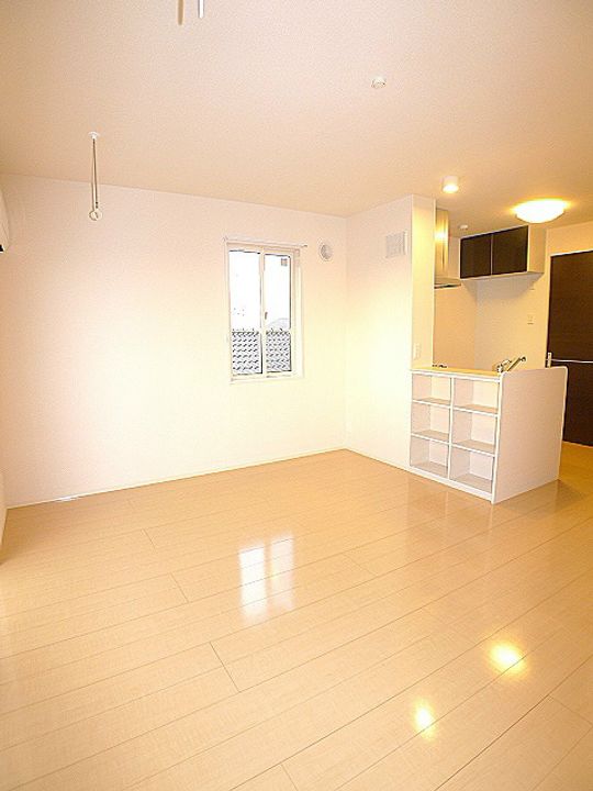 埼玉県越谷市蒲生旭町の賃貸アパートの居間