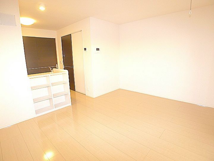 埼玉県越谷市蒲生旭町の賃貸アパートの居間