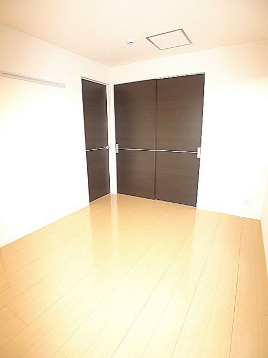 埼玉県越谷市蒲生旭町の賃貸アパートの居間