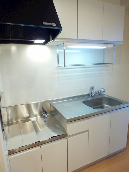 埼玉県越谷市赤山町3丁目の賃貸アパートのキッチン