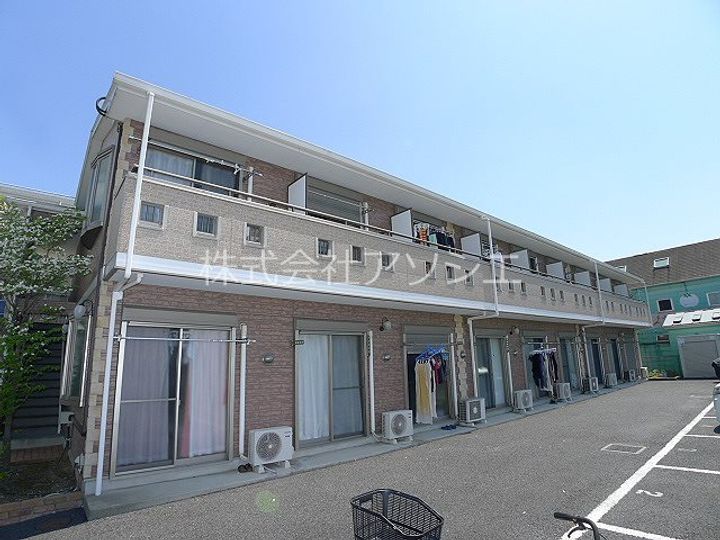 リリックコート北越谷の外観