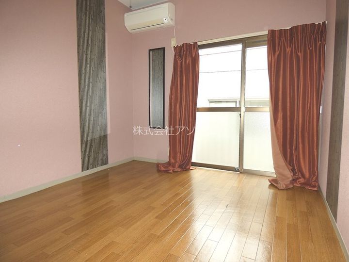 プラザカハラの居間