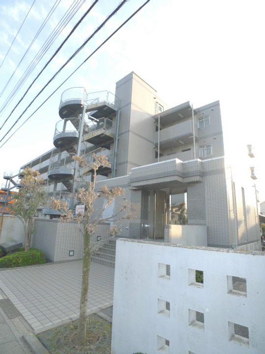 グランシャリオ千間台の外観