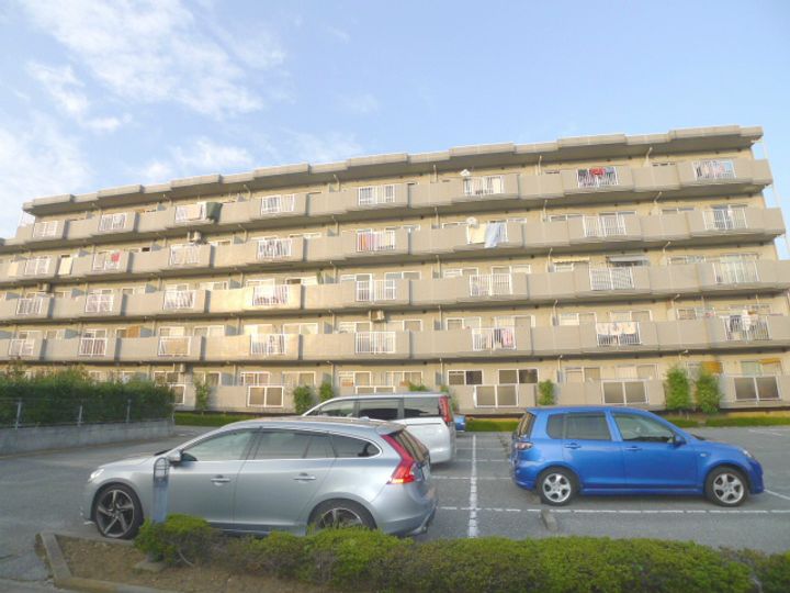 グランシャリオ千間台の外観