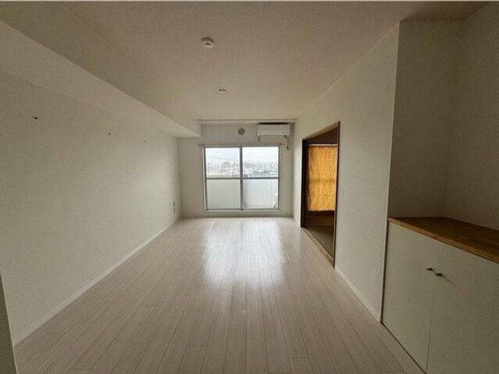 グランシャリオ千間台の居間