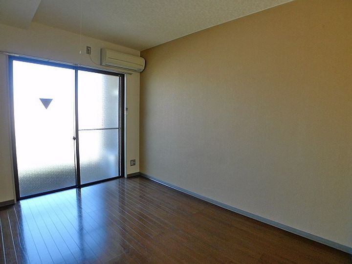 シャルマン蒲生Bの居間