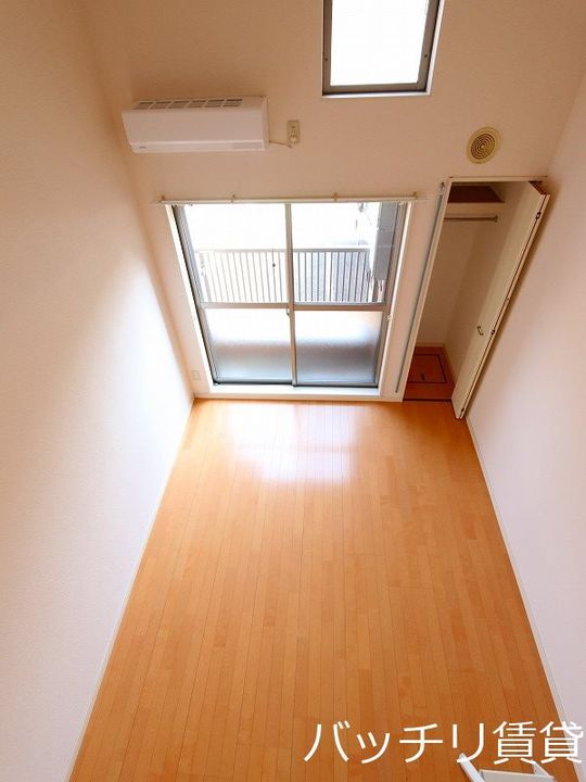 愛知県名古屋市瑞穂区白龍町3丁目の賃貸アパートの居間