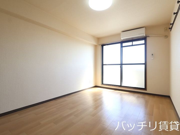 ハピネス公園前の居間