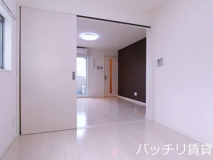 愛知県名古屋市西区新道1丁目の賃貸アパートの居間