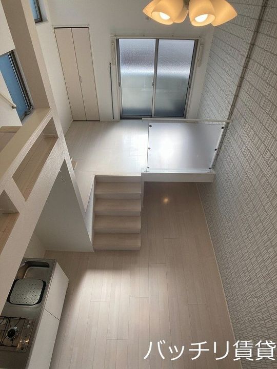 愛知県名古屋市北区東水切町2丁目の賃貸アパートの居間