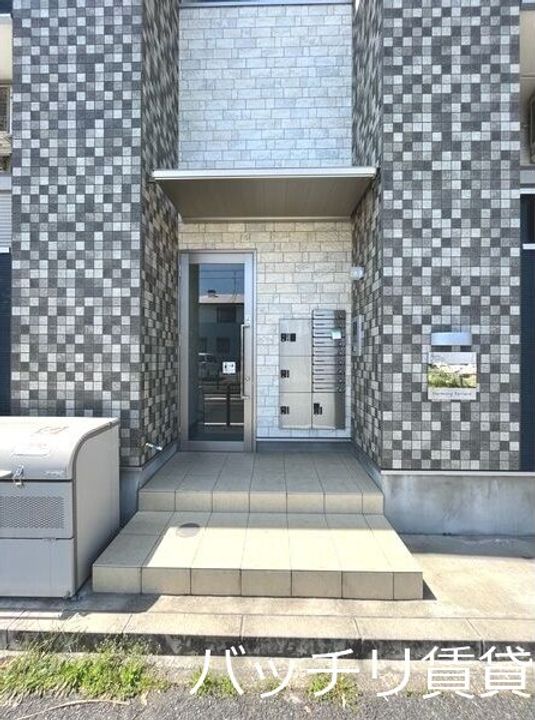 愛知県名古屋市中村区長筬町7丁目の賃貸アパートの玄関