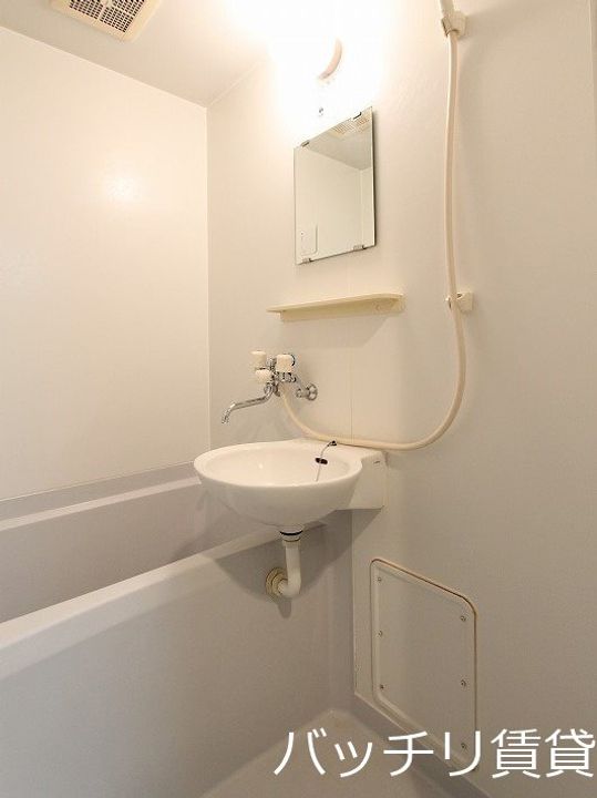 現代ハウス新栄の風呂