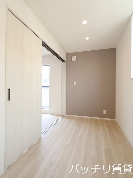 愛知県名古屋市中村区鈍池町3丁目の賃貸アパートの居間