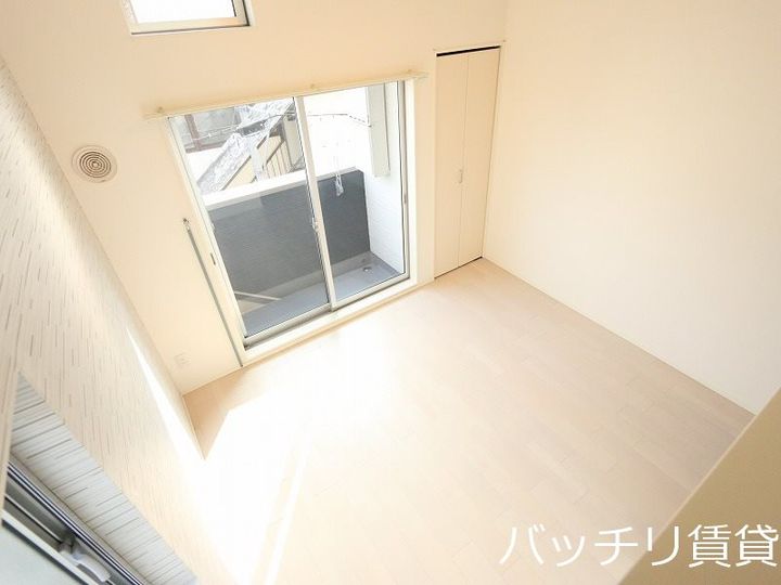 愛知県名古屋市中村区草薙町1丁目の賃貸アパートの居間