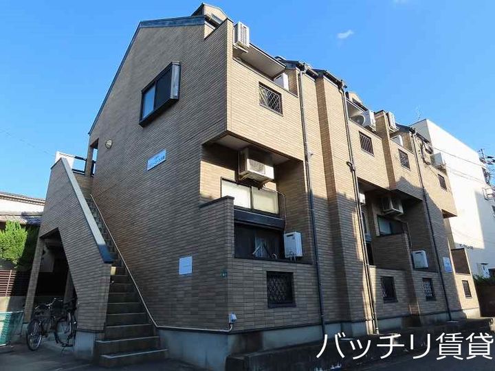 エミリーコート大橋の外観