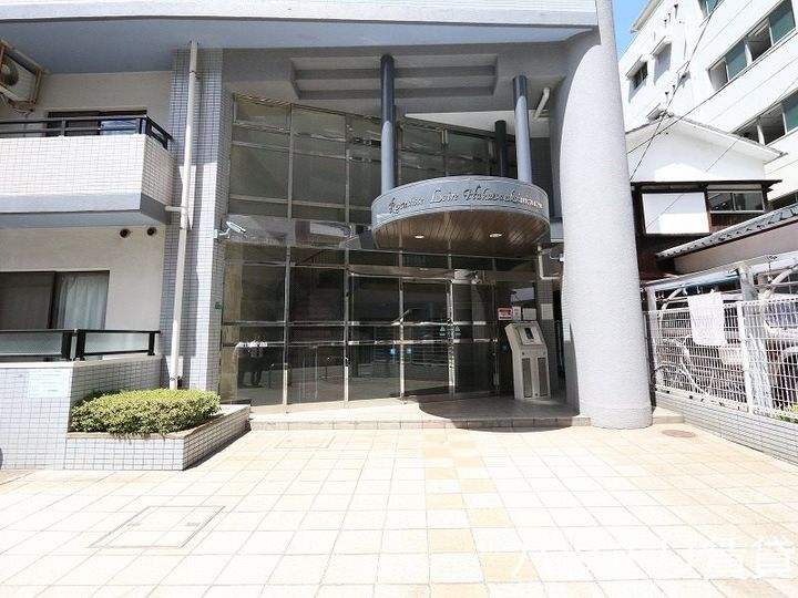 ルネスロワール博多駅南の玄関