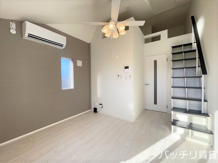 福岡県福岡市早良区賀茂1丁目の賃貸アパートの居間
