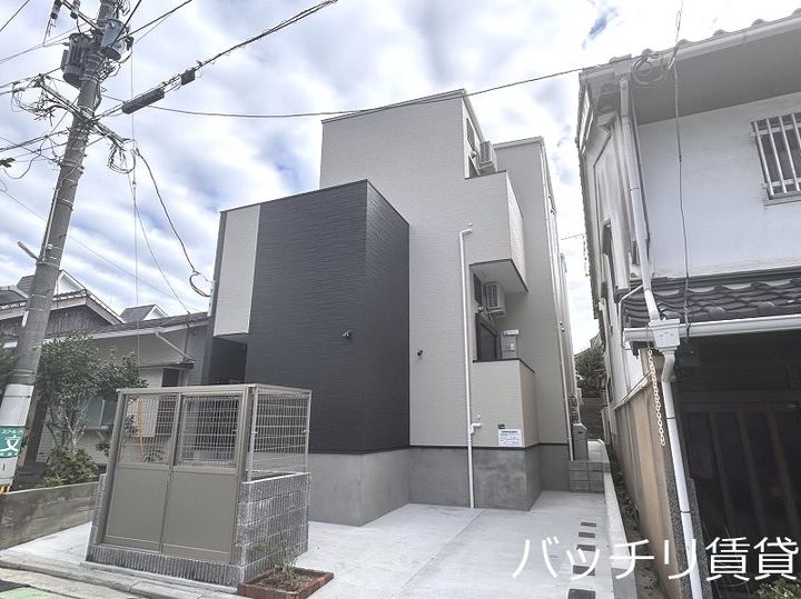福岡県福岡市西区姪の浜3丁目の賃貸アパートの外観