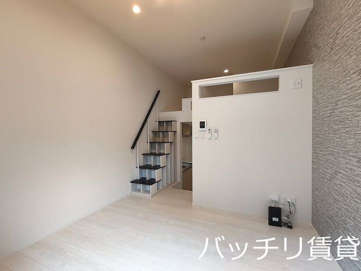 福岡県福岡市東区香椎駅前3丁目の賃貸アパートの居間