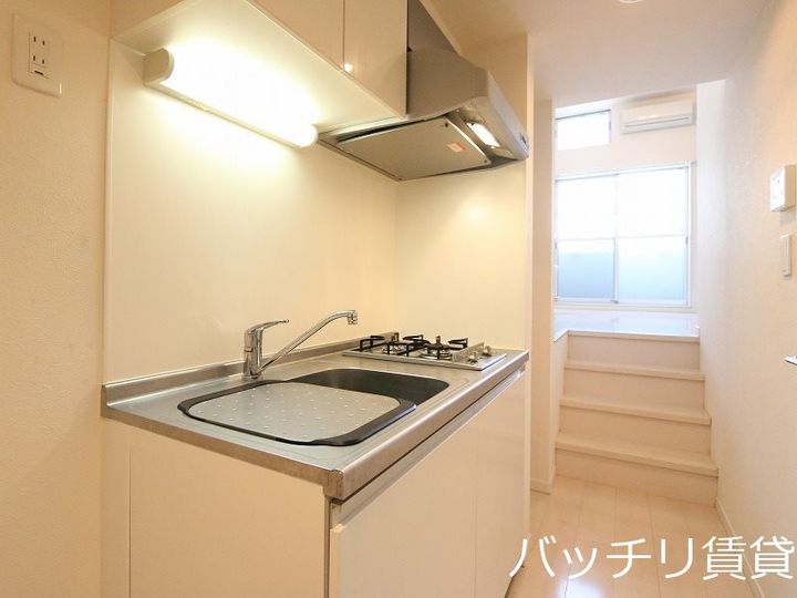 福岡県福岡市博多区美野島3丁目の賃貸アパートのキッチン