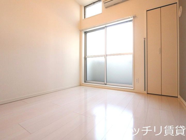 福岡県福岡市博多区美野島3丁目の賃貸アパートの居間