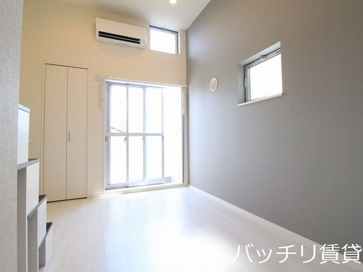 福岡県福岡市東区名島3丁目の賃貸アパートの居間