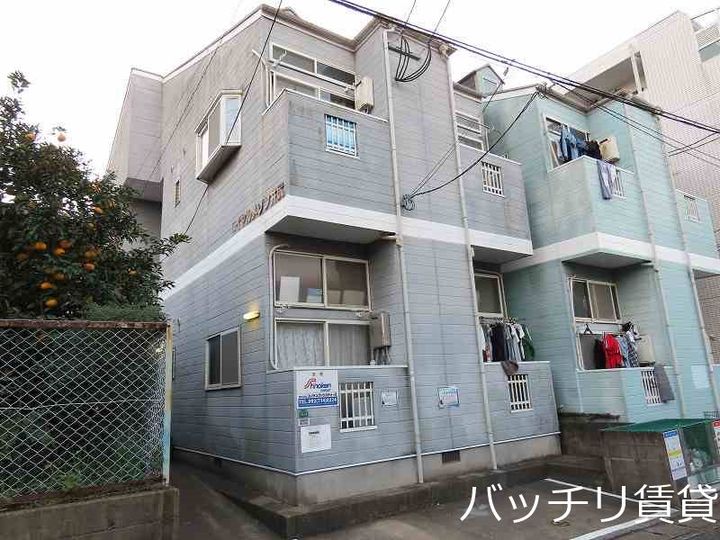 ロイヤルメゾン井尻の外観
