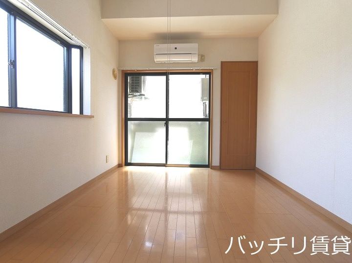 フレンドリー井尻の居間