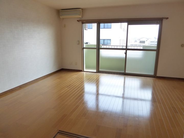 メゾンド・潤の居間