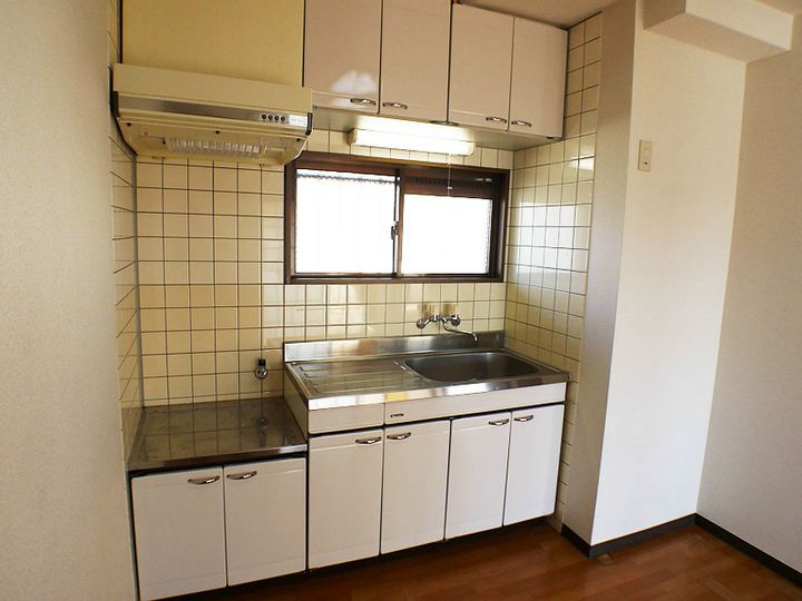 静岡県裾野市佐野の賃貸マンションのキッチン