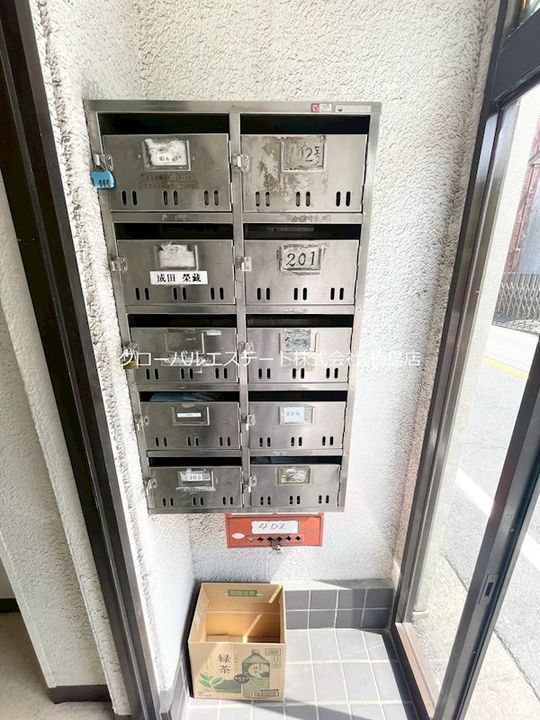 梅田ファニッシュメントの玄関