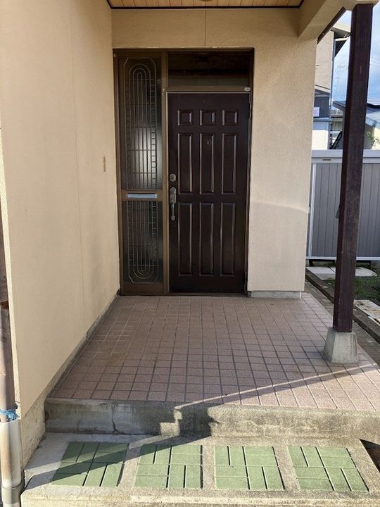 長野県長野市大字上駒沢(一戸建)の賃貸物件の玄関