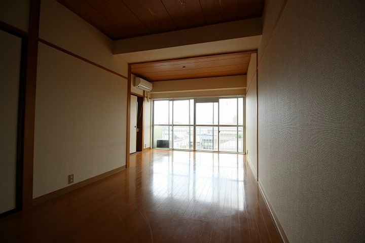長野MKビル302の居間