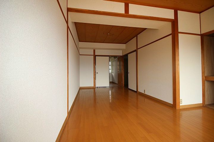 長野MKビル302の居間