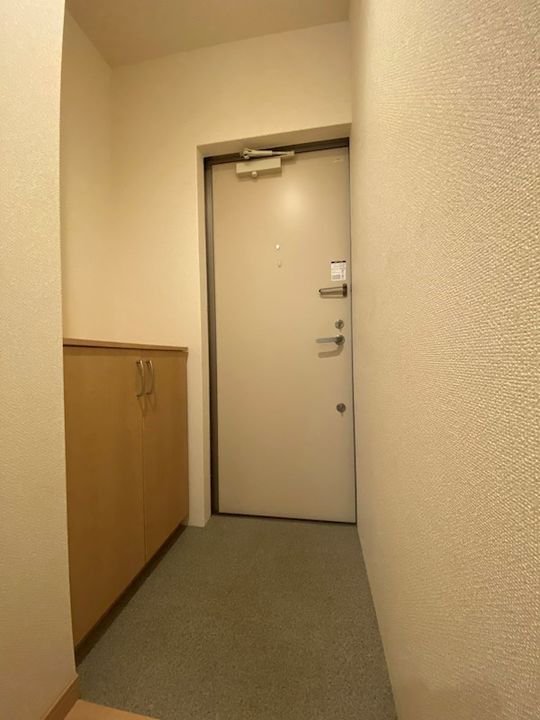 ハートフル岡場駅前の玄関