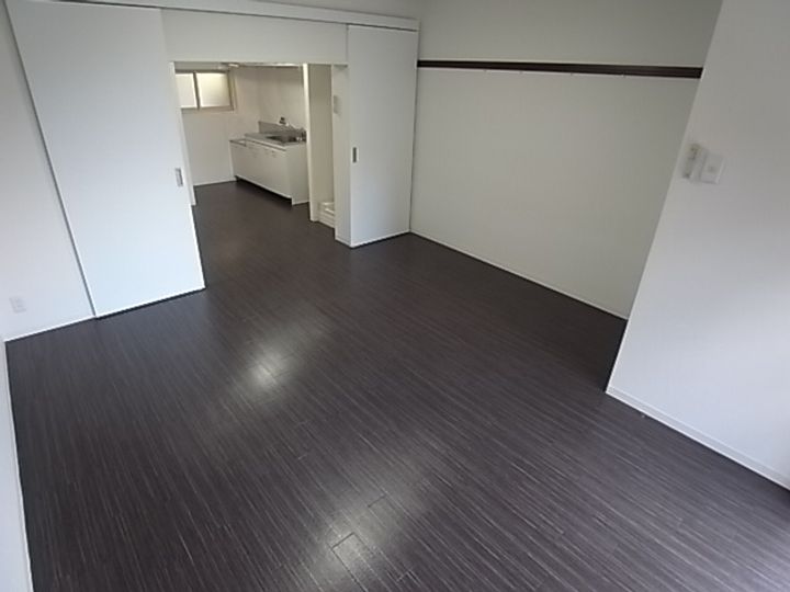 岡本梅林住宅 6号棟の居間