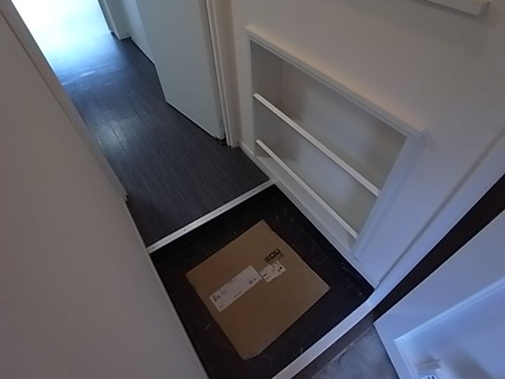 岡本梅林住宅 6号棟の玄関