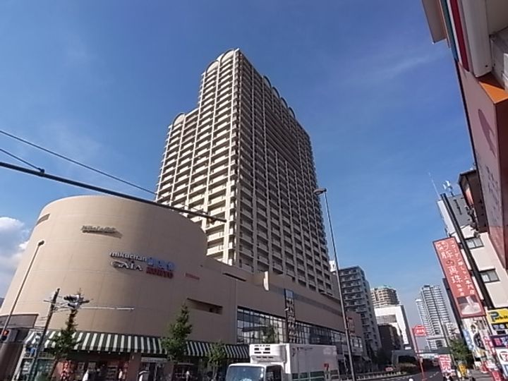 岡本梅林住宅 6号棟の外観
