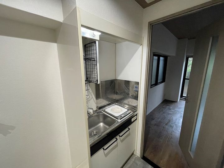 兵庫県神戸市東灘区岡本2丁目の賃貸マンションのキッチン