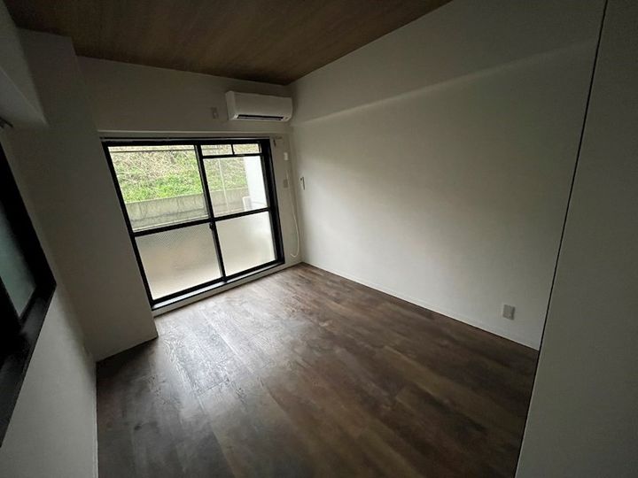 兵庫県神戸市東灘区岡本2丁目の賃貸マンションの居間