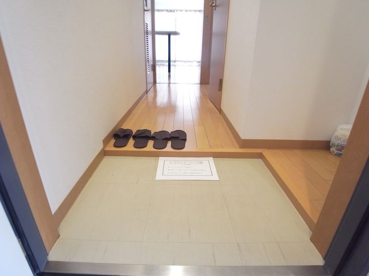 NTB-3の玄関