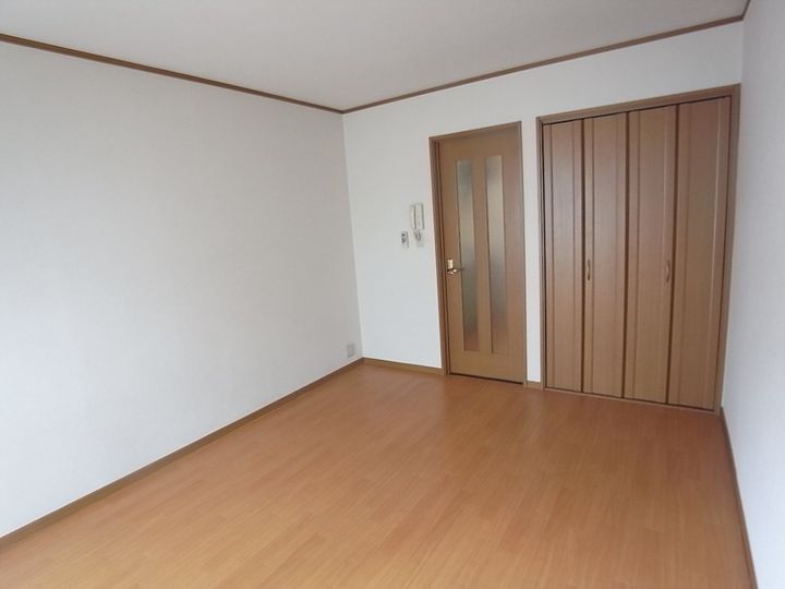 セレブ岡本の居間
