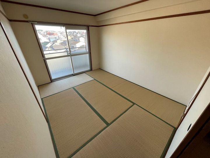 寿ハイツの居間
