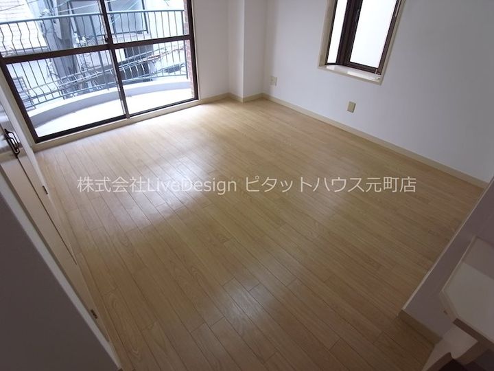 ダフネ二番館の居間