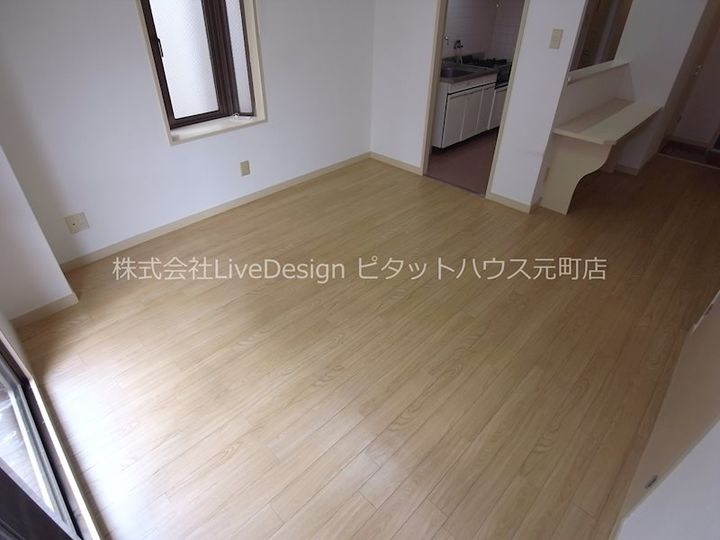 ダフネ二番館の居間