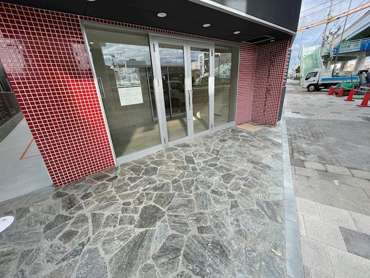 Mano Mansionの玄関