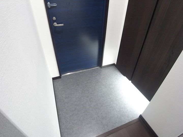 Mano Mansionの玄関