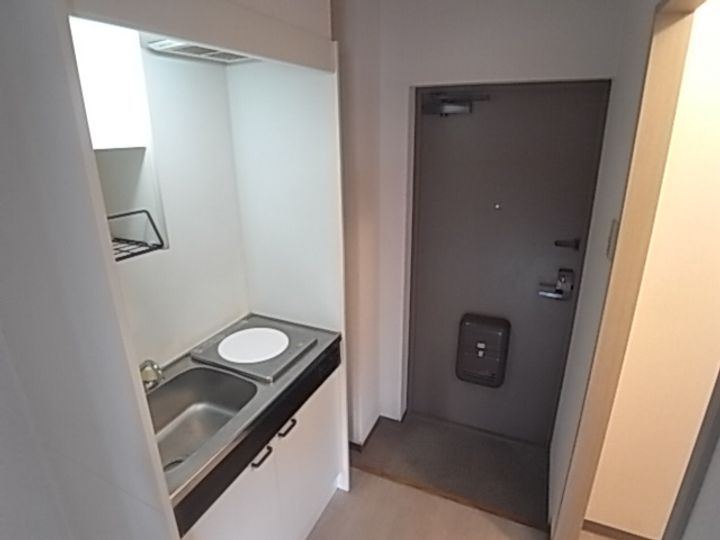 兵庫県神戸市東灘区本庄町3丁目の賃貸マンションの玄関